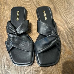 Alohas black slip on sandals